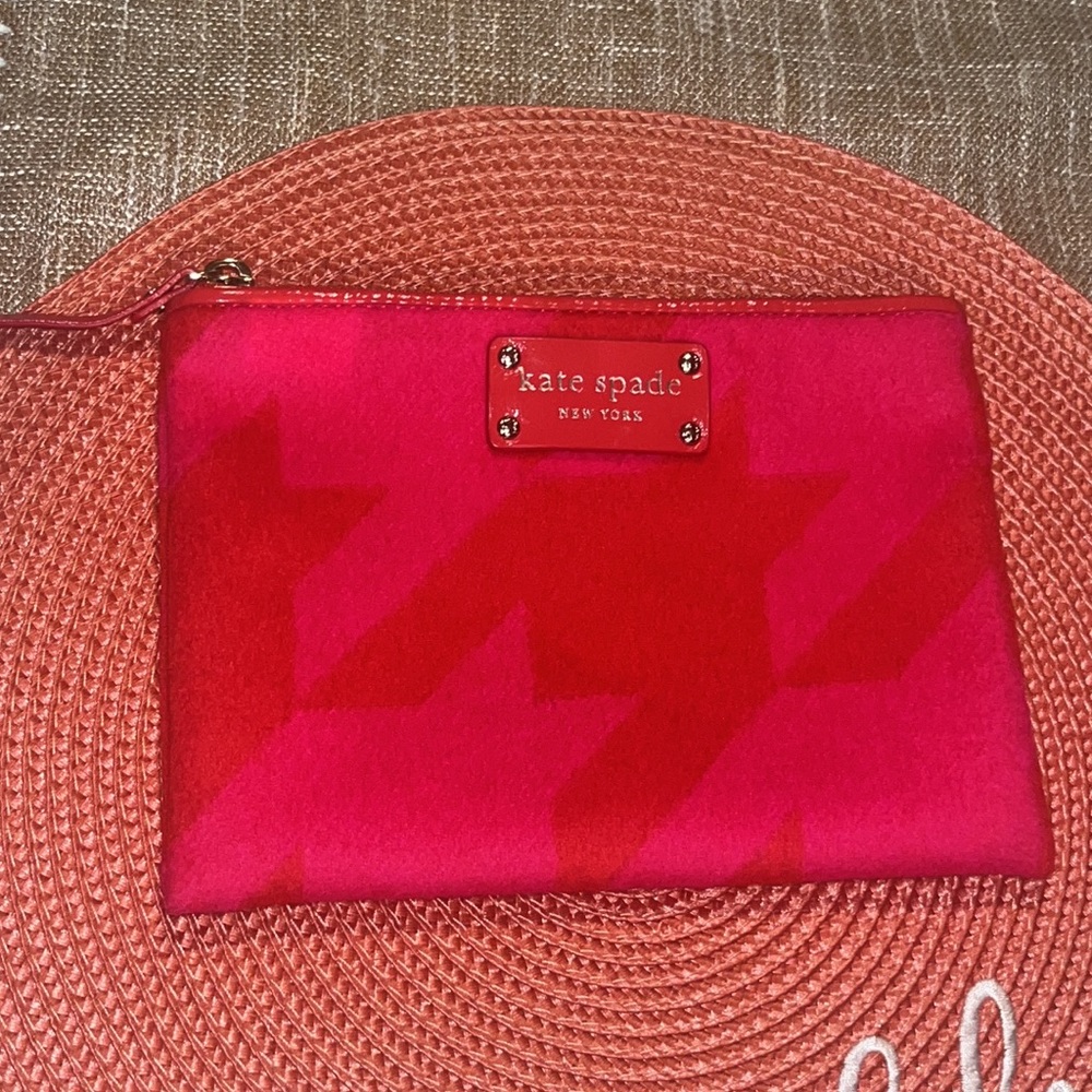 KATE SPADE New York Red Pink Zip Clutch, Pouch Bag Wool size mini NWOT